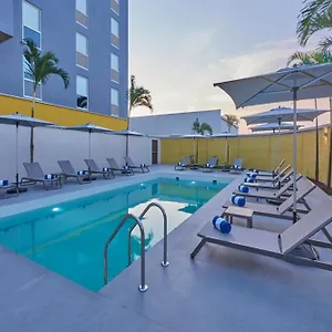 Hotel Express By Marriott Cancun Aeropuerto